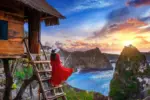 The Famous Tree House Molenteng during Nusa Penida east side tour