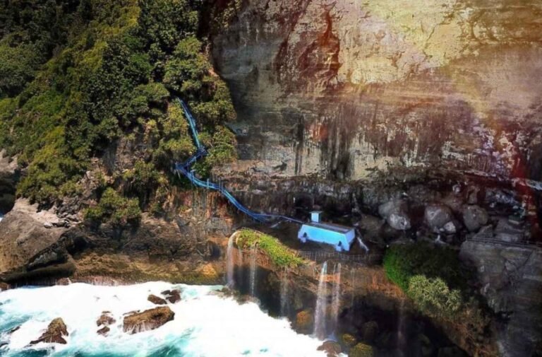 Peguyangan Waterfall: