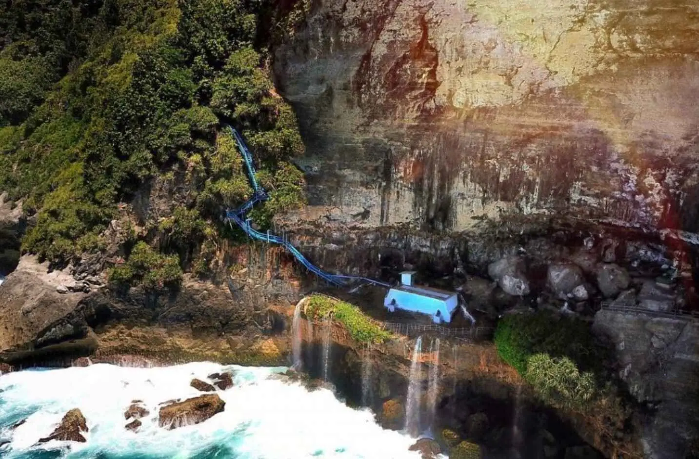 Peguyangan Waterfall: