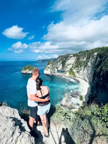 Get driven safely to the breathtaking Diamond Beach with our reliable Nusa Penida private car charter.