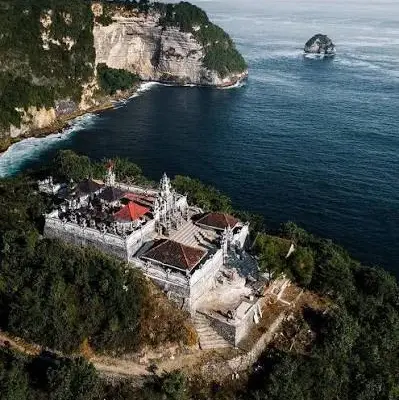 Traditional Balinese Hindu architecture at Pura Gunung Cemeng temple in Nusa Penida.